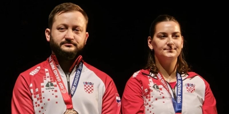 NOVA GODINA, STARI OBIČAJI Petar Gorša i Valentina Gustin Šipek osvojili broncu u slovenskim Rušama