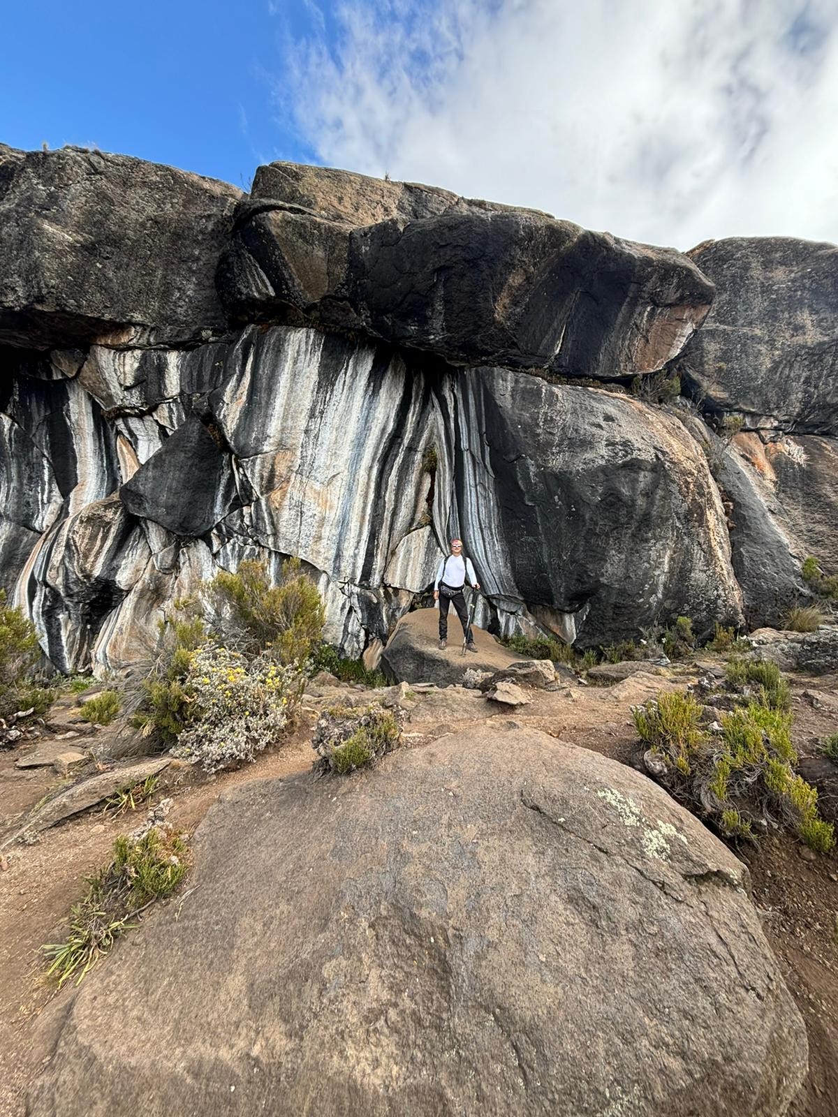 VIDEO: HAJDUKOV ŠAL NA NAJVIŠEM AFRIČKOM VRHU Donio ga je Dalmatinac koji se uspeo na Kilimanjaro