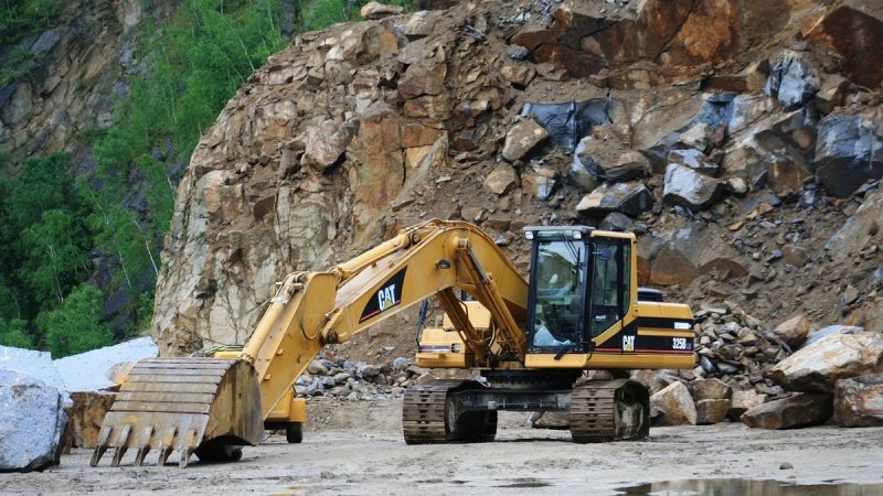 kamenolom radni stroj bager