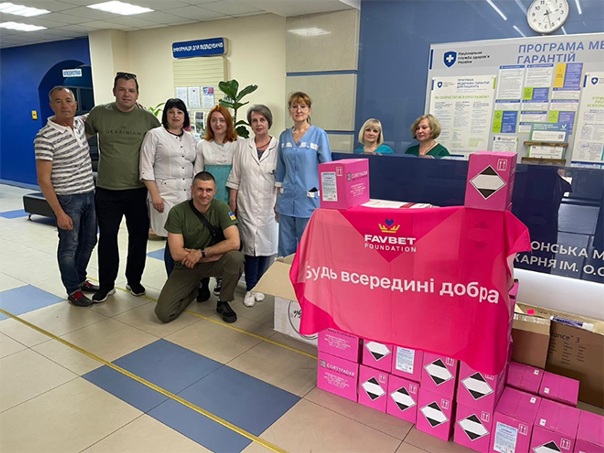 Brzi odgovor na humanitarnu krizu: FAVBET grupacija kroz kontinuirani rad i razne inicijative već četiri godine uvelike pomaže Ukrajini