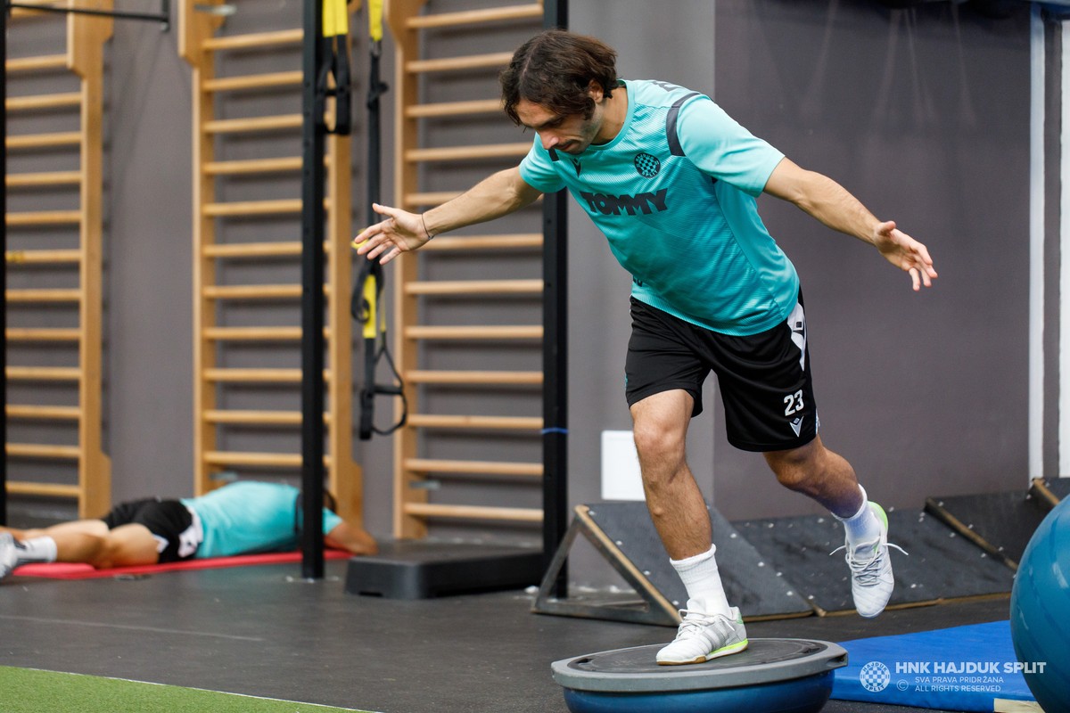 Pripreme za Istru: 'Bijeli' uvodni dio treninga odradili u novouređenoj teretani