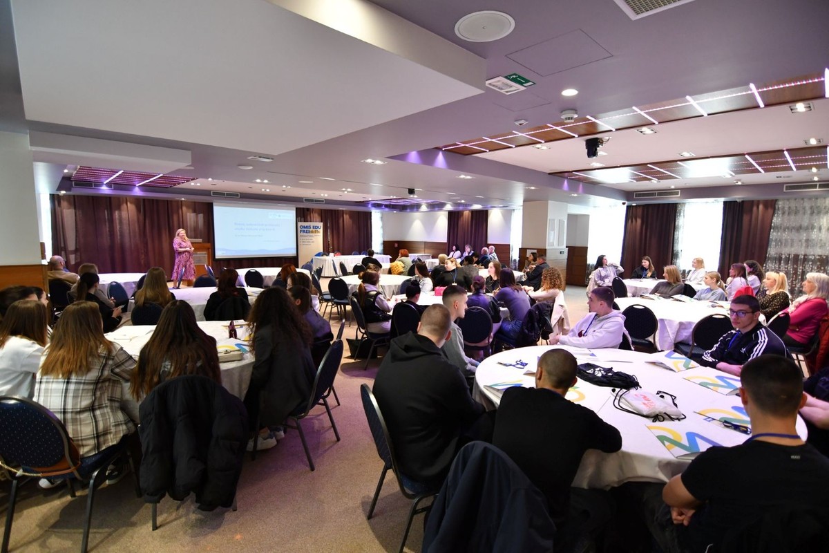 Besplatnim edukacijama do bolje sezone - prijavi se na treći Omiš Edu Frei! 