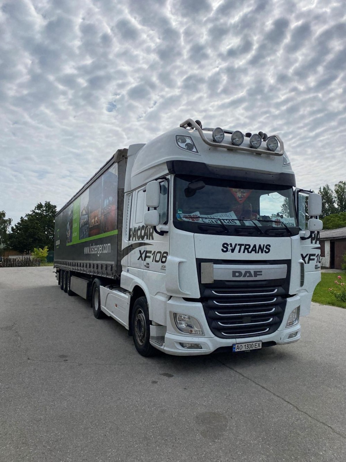 111 DANA RATA Hrvatski Caritas uputio 21 tegljač humanitarne pomoći u Ukrajinu