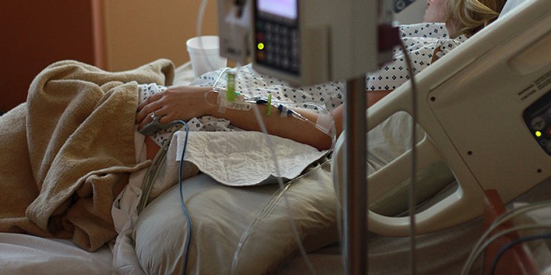 KBC SPLIT MORA PLATITI POLA MILIJUNA KUNA Umjesto da ženu hitno porode, liječnici otišli na kolegij