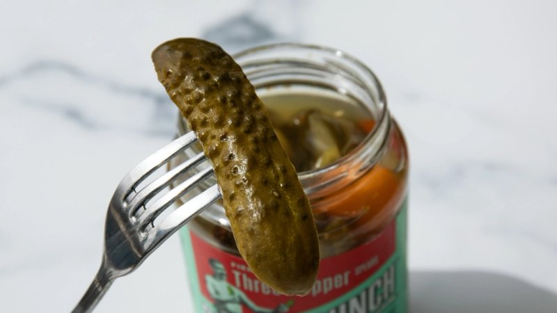 OPREZ! Povlače se kiseli krastavci