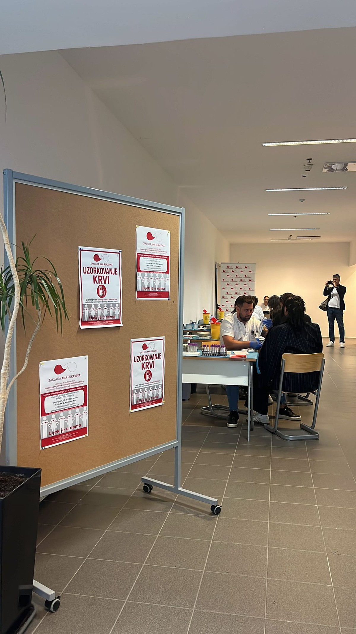 Izuzetan odaziv na akciju upisa u registar krvotvornih matičnih stanica u Splitu, potaknuta je iskustvom studenta Petra