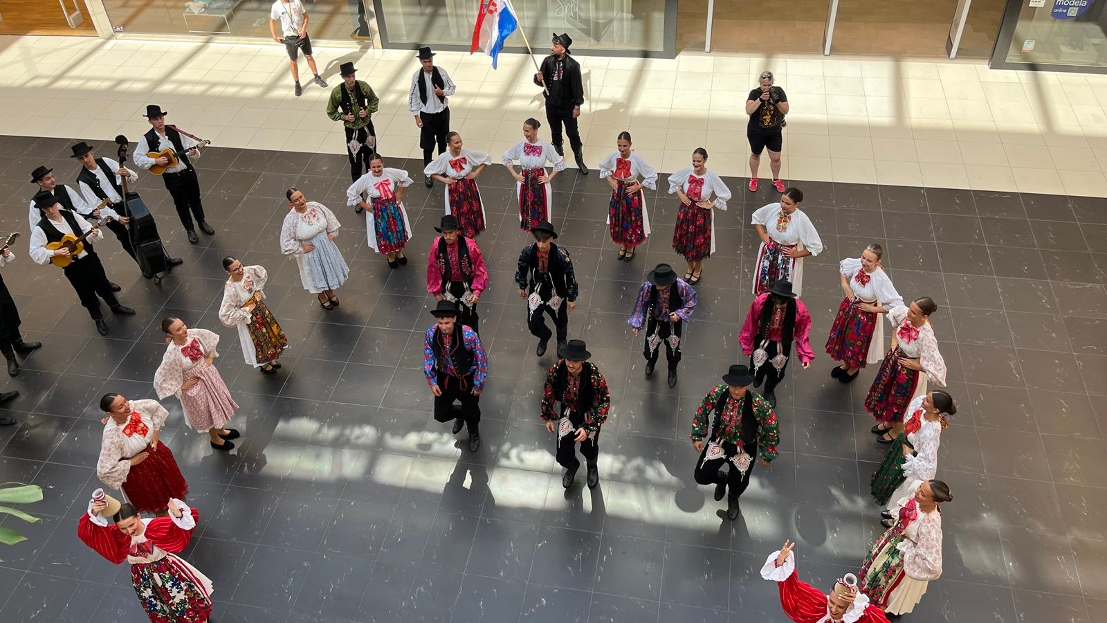 FOTO/VIDEO Posljednji dan Međunarodnog festivala folklora