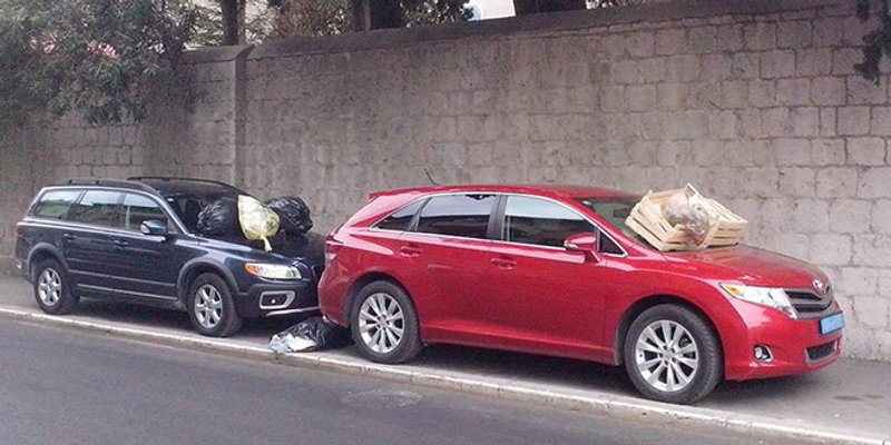 Ovo se dogodi kada u Splitu parkiraš automobil s diplomatskim tablicama tako da blokiraš trotoar