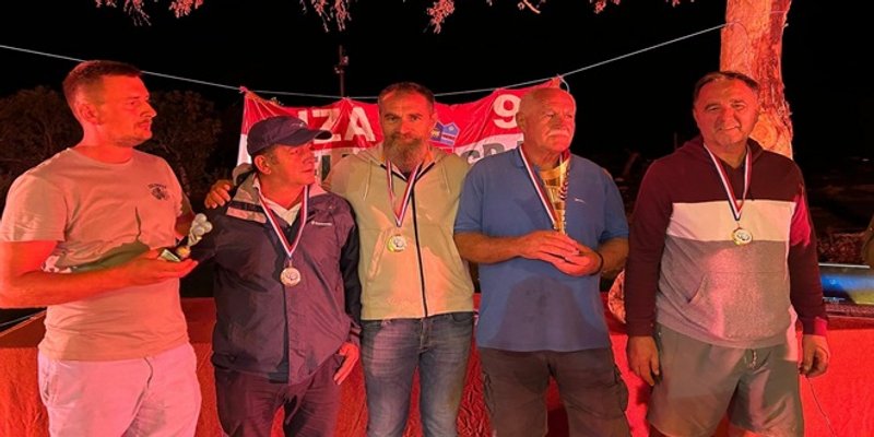 FOTO: U Zelengradu održana memorijalni turnir 'Slobodan Župan Tara' u balotama, kartama i pikadu