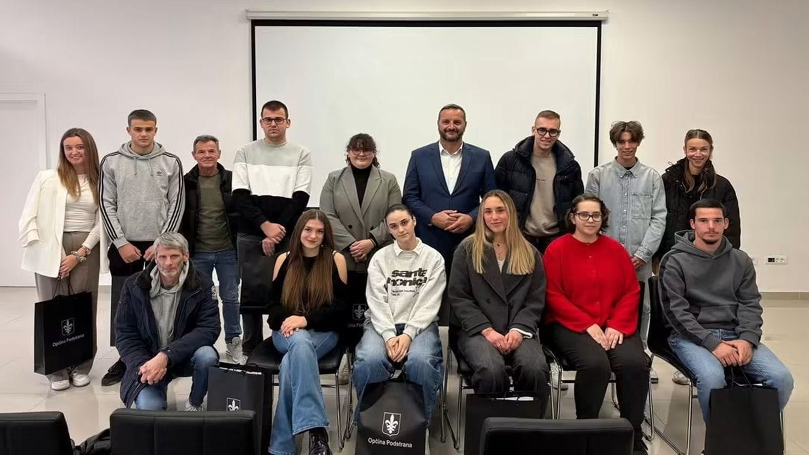 Podstrana povećava stipendije: Najuspješniji učenici i studenti dobit će čak 200 eura mjesečno