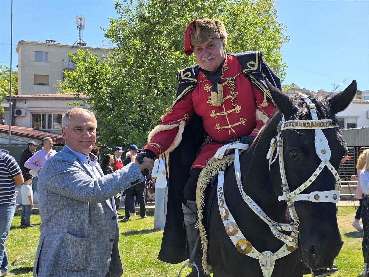 Polaganje vijenaca na Starom placu