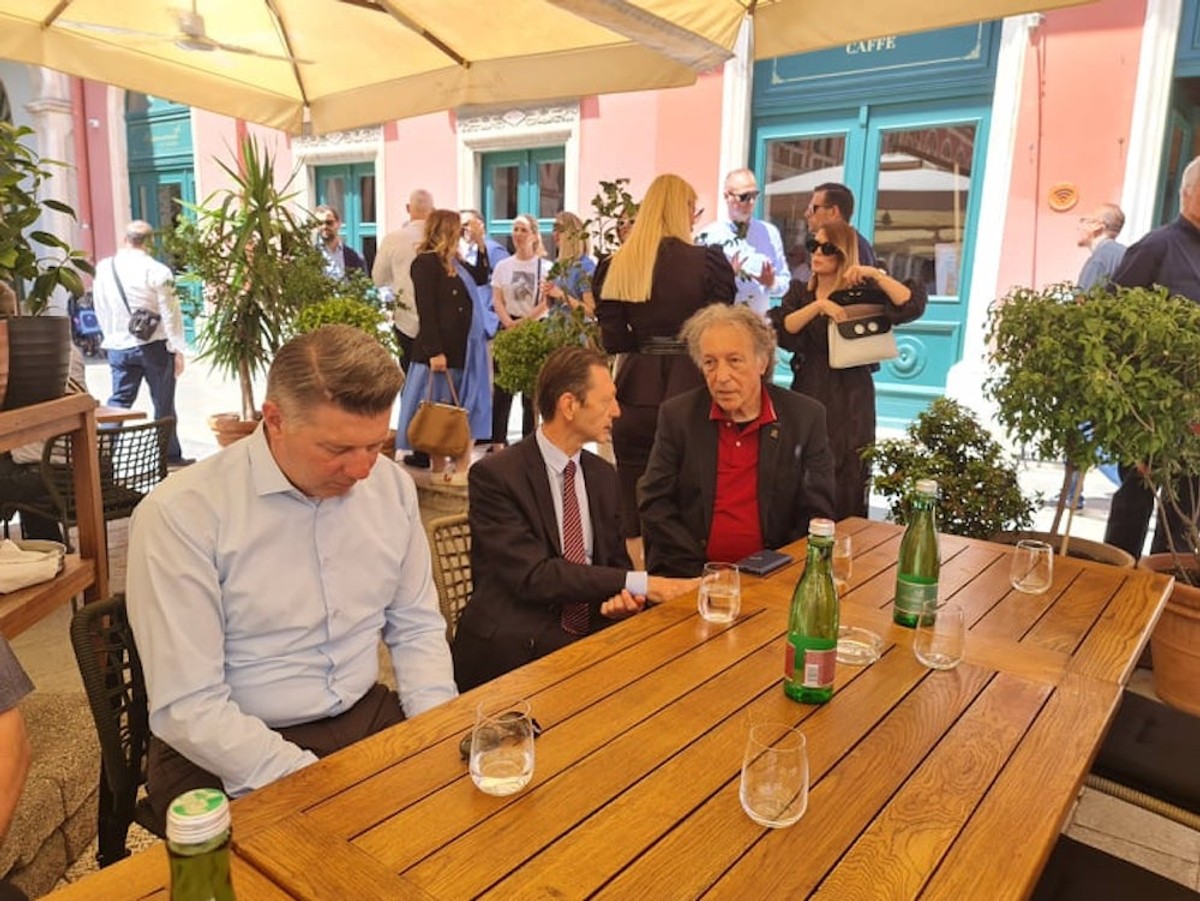 Podrška Mihanoviću