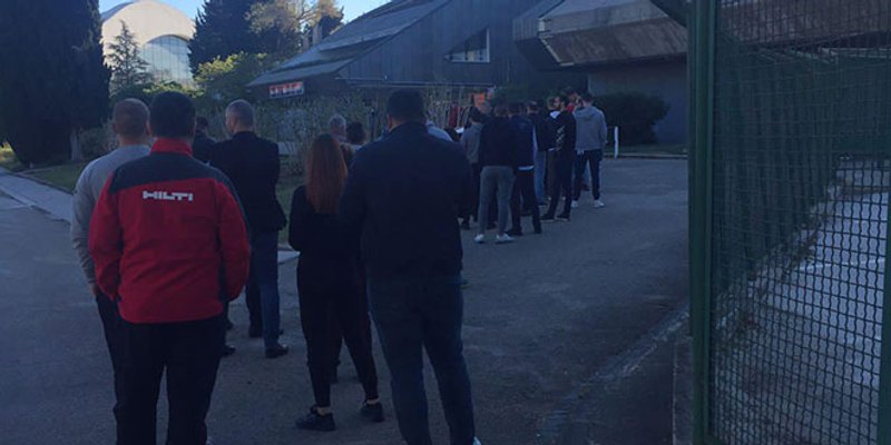 TOGA NEMA NIGDJE: Od rane zore se čeka u redu na ulaznice za Kup!