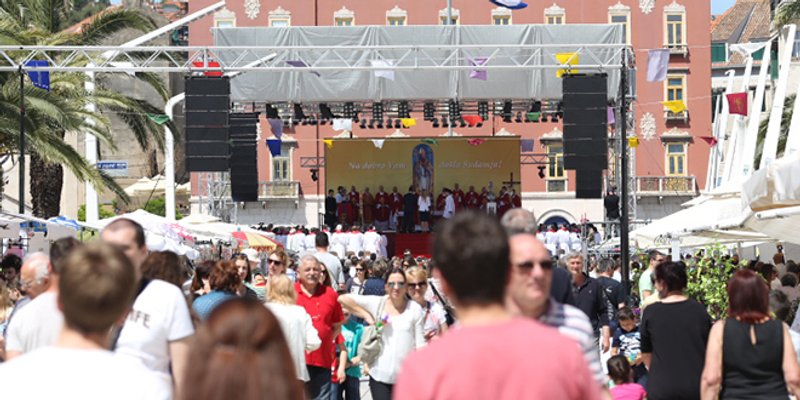 Smjena o' procesije: Za manje od 10 minuta razgrabljene sve porcije njoka