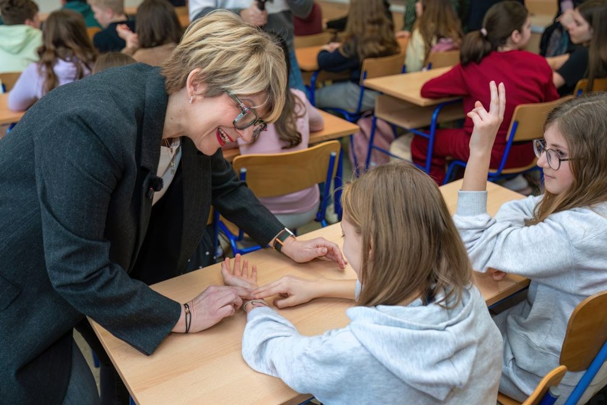 SVJETSKI DAN PULSA Ministrica zdravstva i Ritam srca proveli zdravstvenu edukaciju učenika