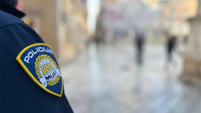 Stranac u Zadru ukrao mobitel pa izvrijeđao policiju
