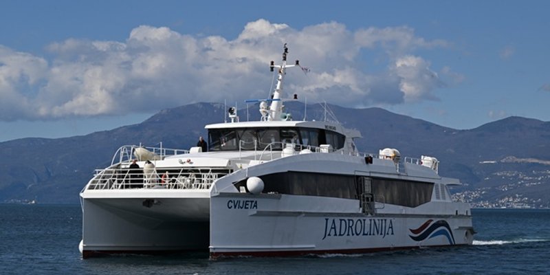 Jadroliniji odobreno podizanje 4,5 milijuna eura kredita za otkup polovnog katamarana