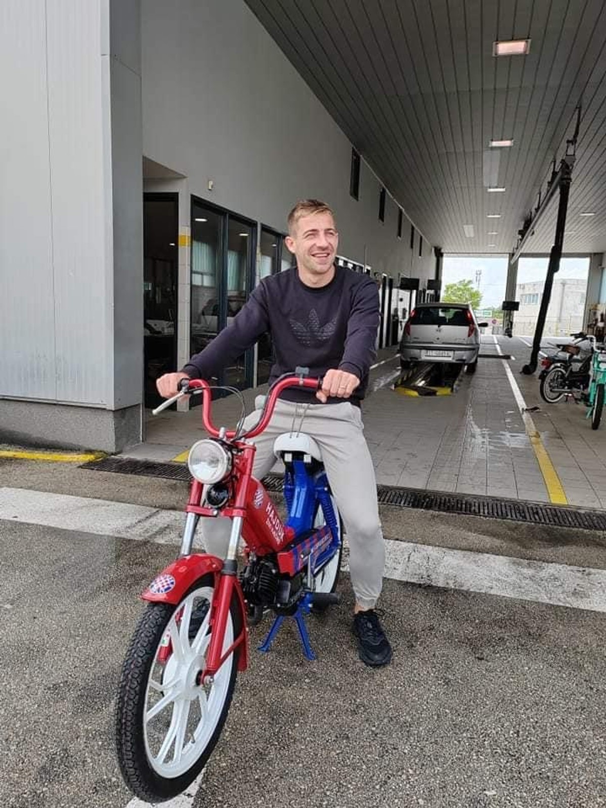 VIDEO Splićaninu se gostovanja s Hajdukom dvostruko isplatila: 'Po Hrvatskoj sam skupio 20 kultnih motora i sada pokrećem retro đir'