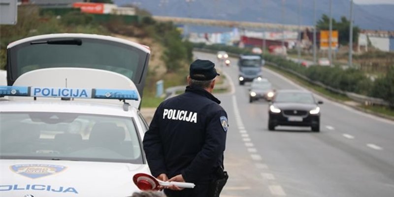 NEMA GORE STVARI NEGO KAD POLICAJAC ZAUSTAVI GLAVEŠINU U PREKRŠAJU 'To je bilo nezgodno postupanje. Nije ugodno'