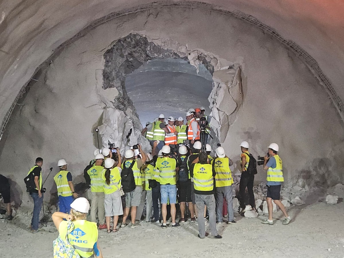 FOTO/VIDEO Zabilježili smo trenutke probijanja tunela Kozjak