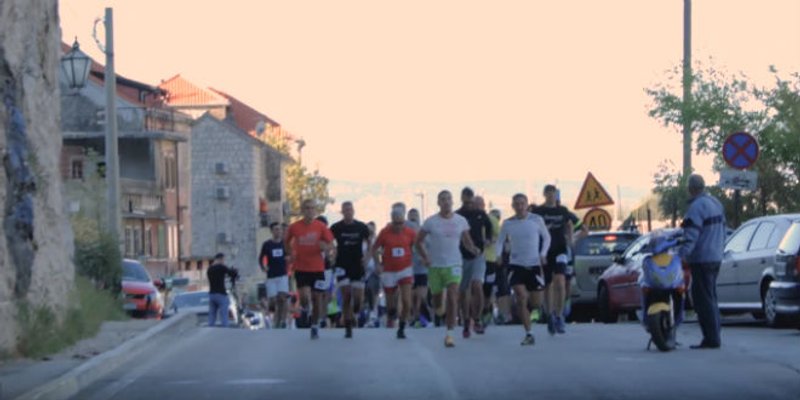 Polumaraton 'Volim trčanje! Volim kanjon Cetine!' ove subote u Omišu