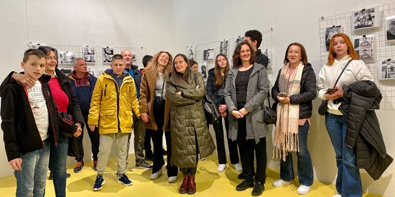 FOTO: OSMIJESI Otvorena je izložba fotografija osoba iz spektra autizma