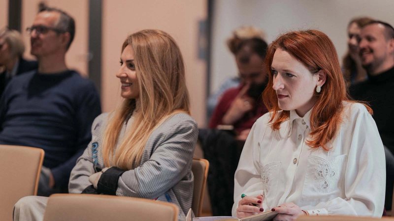 U Šibeniku se okupila snažna zajednica malih poduzetnika: Razgovarali su o važnosti umjetne inteligencije i prihvaćanju grešaka u poslovanju