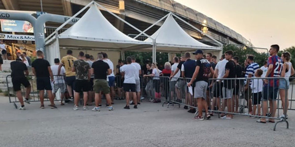 UŽIVO S POLJUDA: Svi koji su htjeli, uspjeli su se testirati i dobiti potvrdu za ulazak u roku od nekoliko minuta