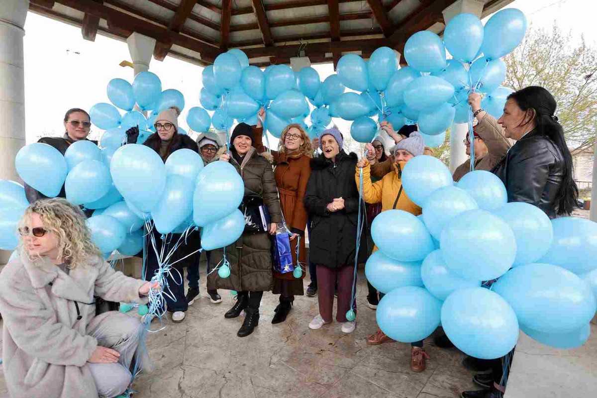 FOTO/VIDEO Međunarodni dan svjesnosti o autizmu obilježen u Solinu: Novi centar u planu, ali problemi već sada rastu