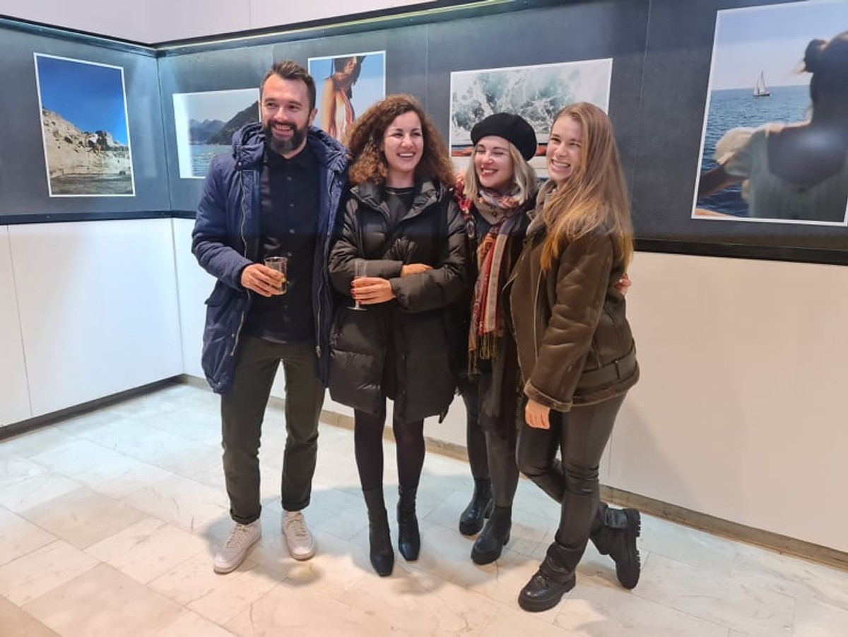 VIDEO: PRVI KULTURNI DOGAĐAJ U HRVATSKOJ Lucija Drača u Fotoklubu otvorila izložbu