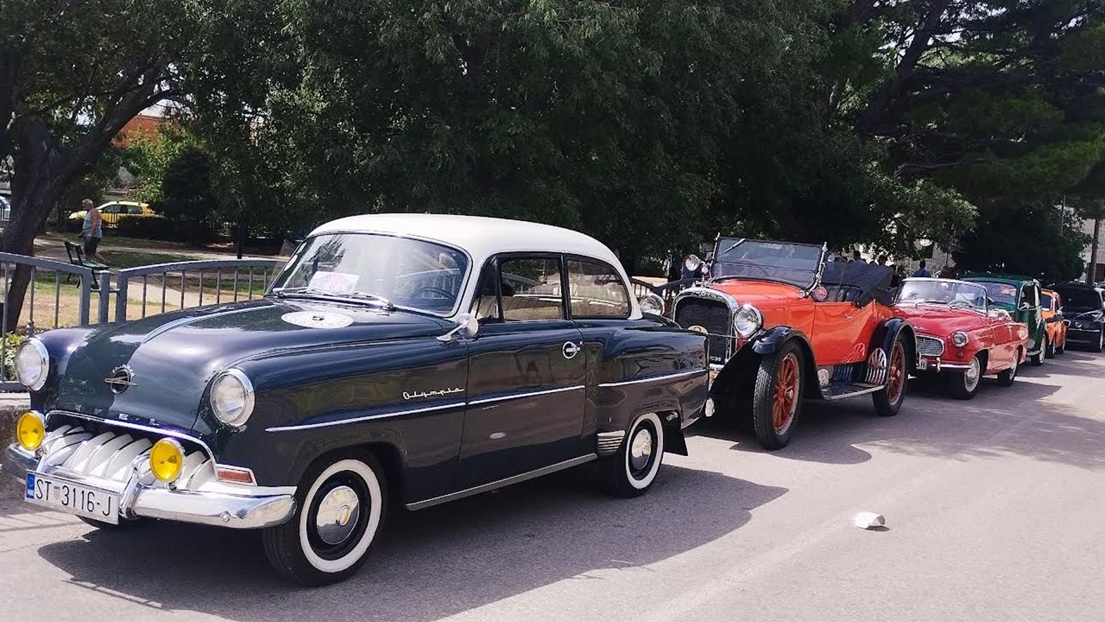 FOTOGALERIJA Održan Međunarodni oldtimer auto-moto susret u Solinu