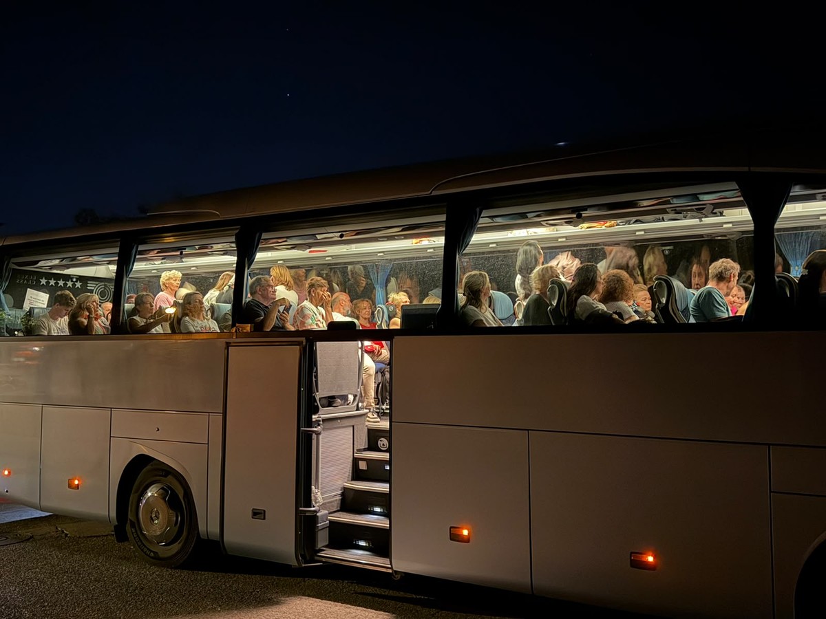 PROSVJED ZA LIKU Dva autobusa iz Splita još za mraka krenula prema metropoli