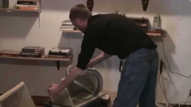 Čovjek koji se igra sa smrću: Dopustio otrovnim zmijama da ga ugrizu više od 200 puta