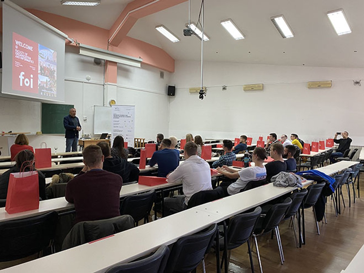 Koji je ključ za karijerni napredak u dinamičnom IKT sektoru?