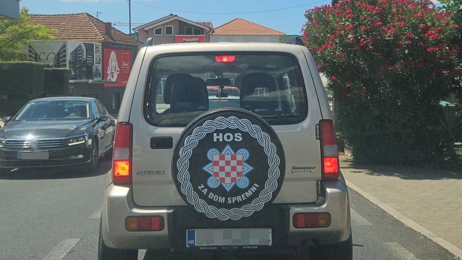 FOTO-UBOD Poseban 'ukras' na vozilu...