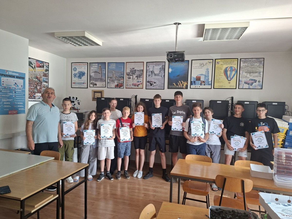 FOTOGALERIJA Dodjelom diploma obilježen završetak radionica tehničkih aktivnosti