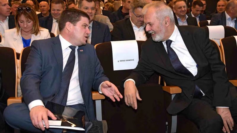 KAŠTELA SLAVE DAN GRADA: Svečanoj sjednici pridružio se i ministar Butković, u fokusu pruga i veliki infrastrukturni zahvati