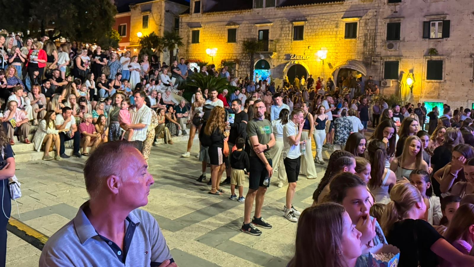 Sve je spremno za Severinu, Makarska se polako zagrijava za koncert