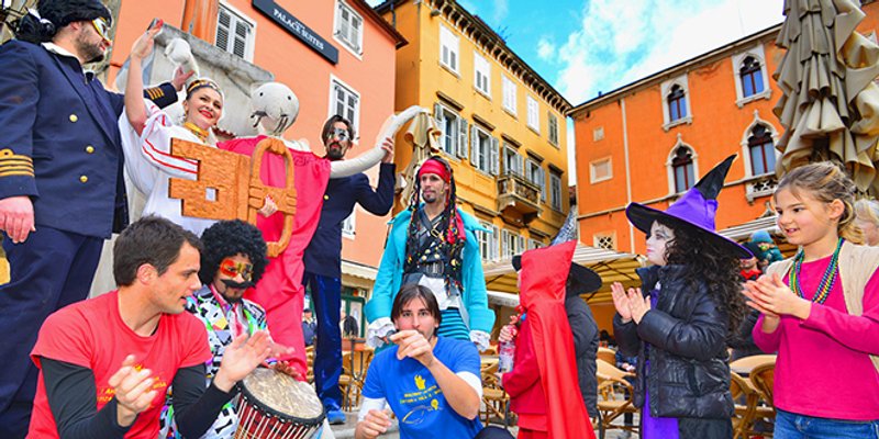 Spli'ski krnjeval počinje vjenčanjem, predajom ključeva grada i zumba partyjem