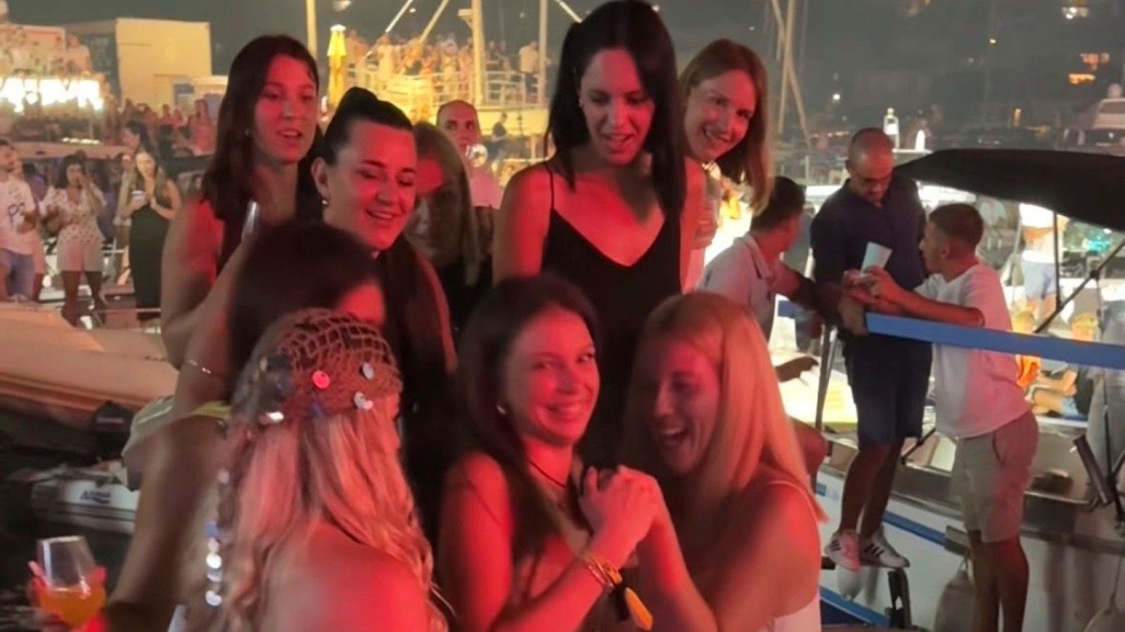VIDEO Skok s pozornice na brodove! Provjerili smo dojmove ekipe s mora o koncertu 'Trag u beskraju'