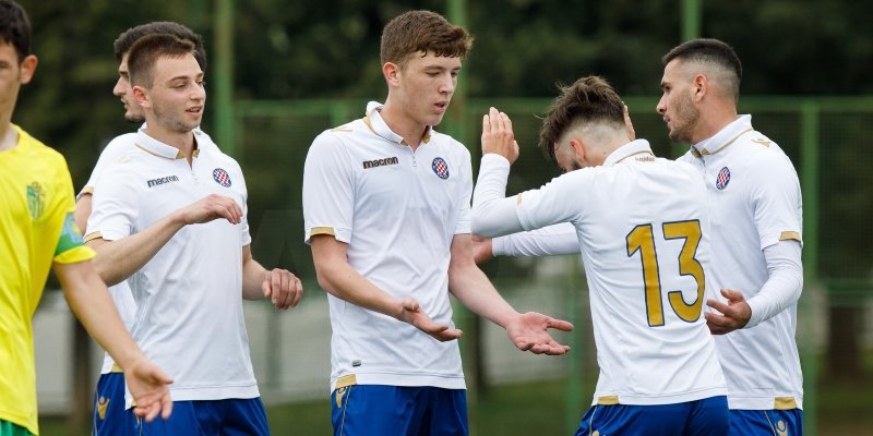 Hajdukovi juniori donirali sredstva Dječjem domu Maestral