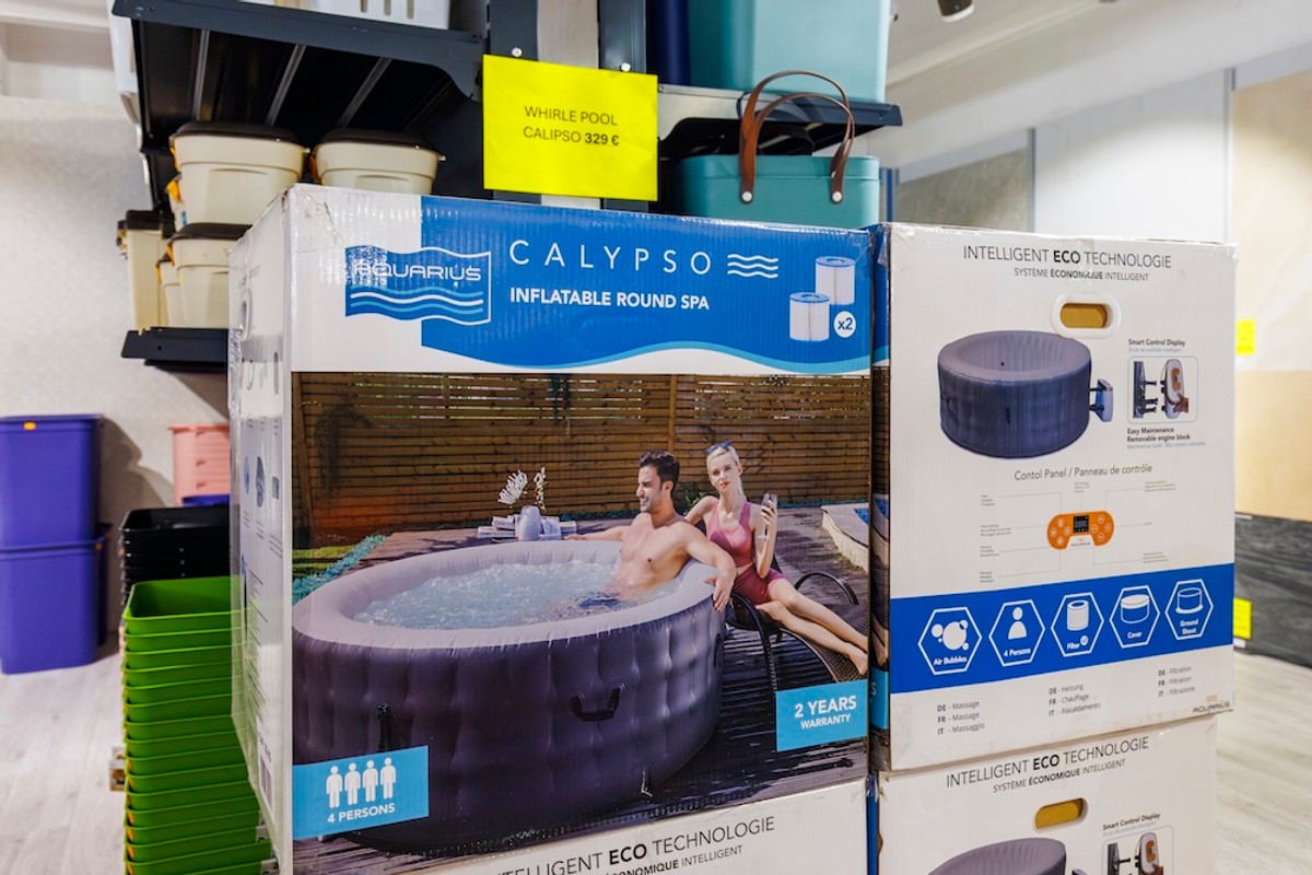 Kreće totalno ludilo u Kaštelima, poznati outlet šokirao niskim cijenama: Od danas imaju kućanske aparate, alat, bazene, jacuzzije...