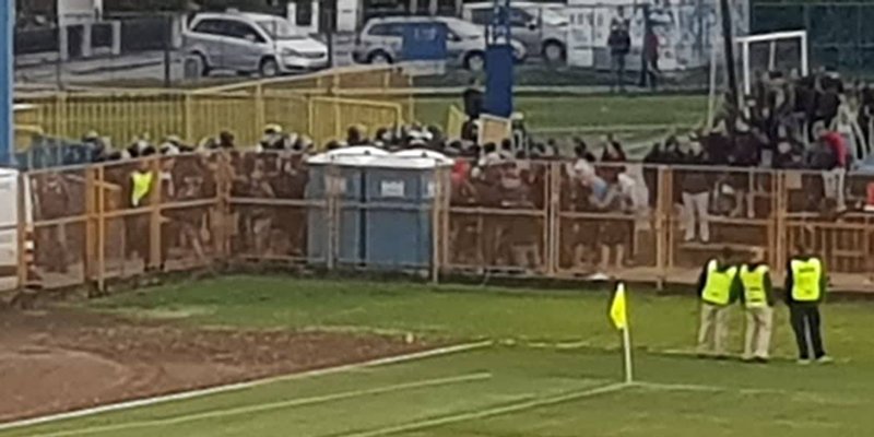 HNS: Na utakmicama koje mi organiziramo nije dozvoljeno unositi transparente koji sadrže diskriminirajuće, rasističke, uvredljive ili političke poruke