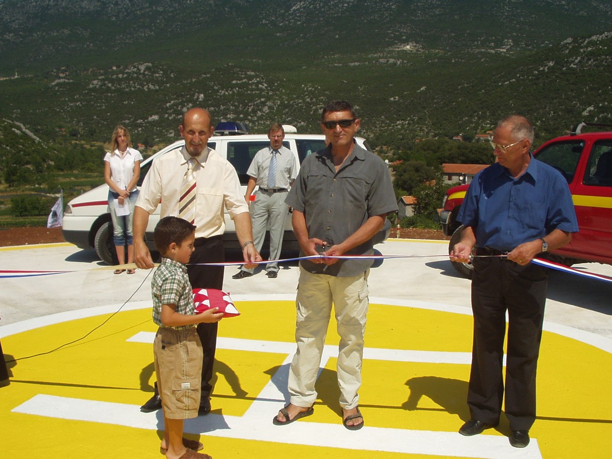 Stipe Božić podsjetio na 20. godišnjicu otvaranja helidroma u Kokorićima