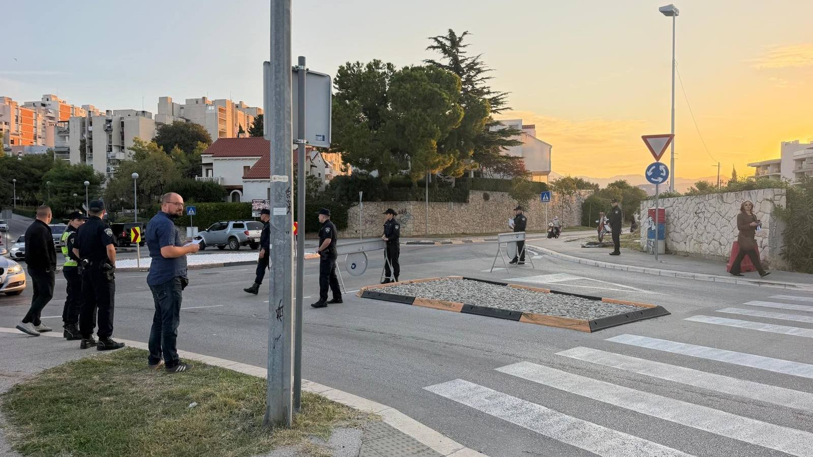 Vrhunac summita MED9 u Splitu, blokade su još na Trsteniku