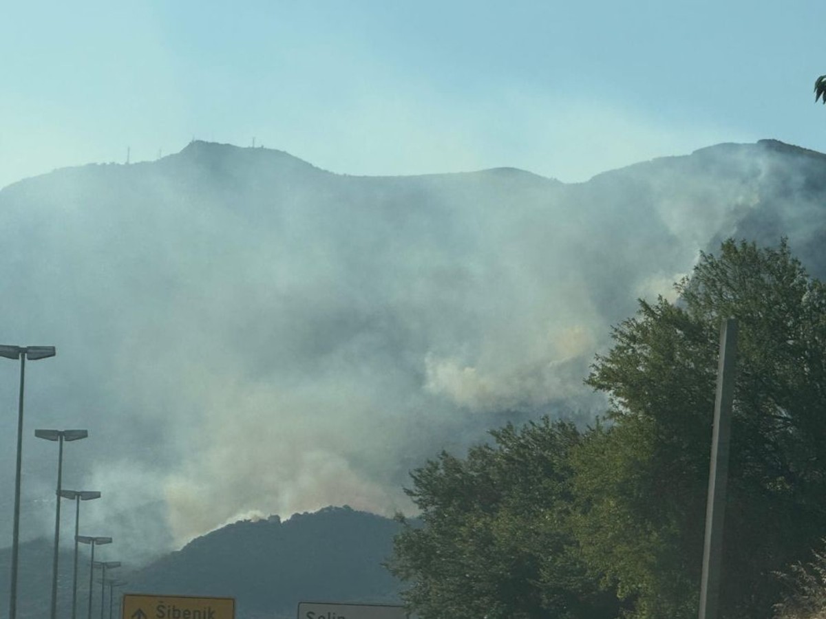 Požar iznad Kaštela