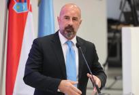 Jozipović prozvao državu zbog kampa u Baškom Polju: Darija Šimića privode zbog sedam kućica, a ovdje ih je 276