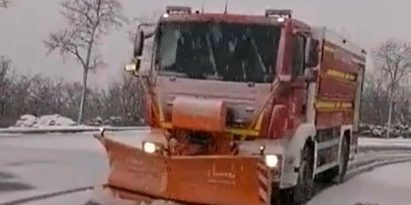 SNIJEG NAPRAVIO DAR-MAR: Zatvorena brza cesta Solin-Klis u oba smjera