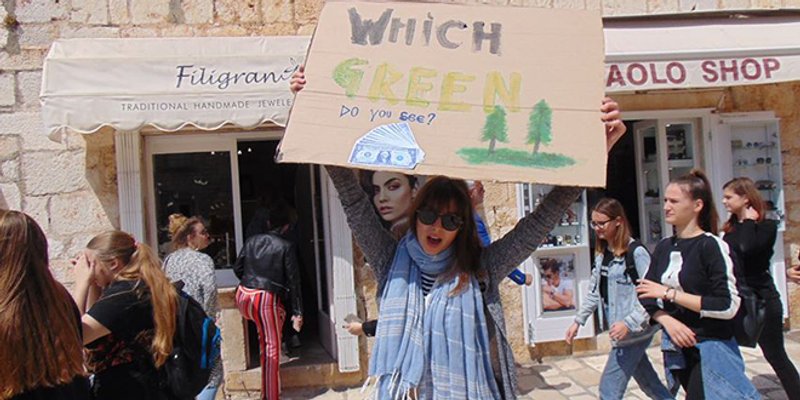 IZAŠLI NA ULICE S PORUKAMA: I mladi Hvarani slijede Gretu Thunberg!