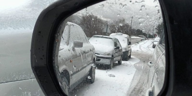POLICIJA UPOZORAVA Od petka zimski uvjeti na cestama i obaveza korištenja zimske opreme 